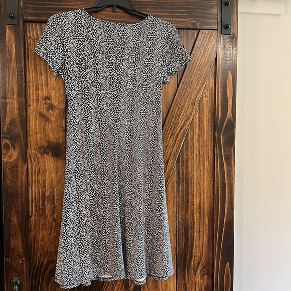 Tacera Black and White Patterned Dress - Picture 4 of 14